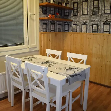 3 Bdr Apartment With Private Jacuzzi And Sauna *